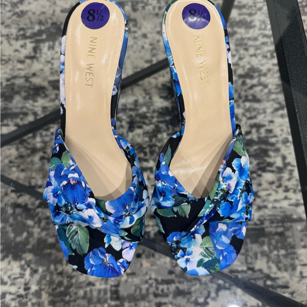 Nine West Blue and Black Floral Sandals